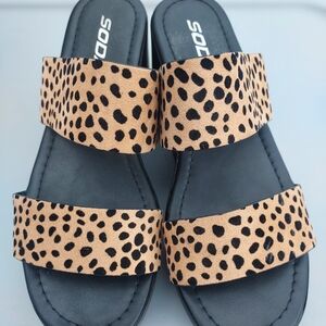 Soda platform sandals